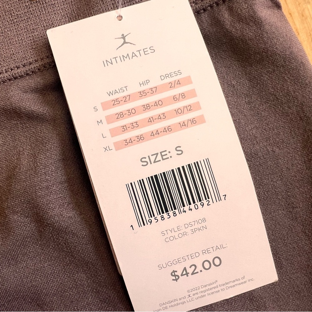 Danskin Intimates Seamless Slip Short With Double Layer Waistband Size Small - Picture 3 of 6